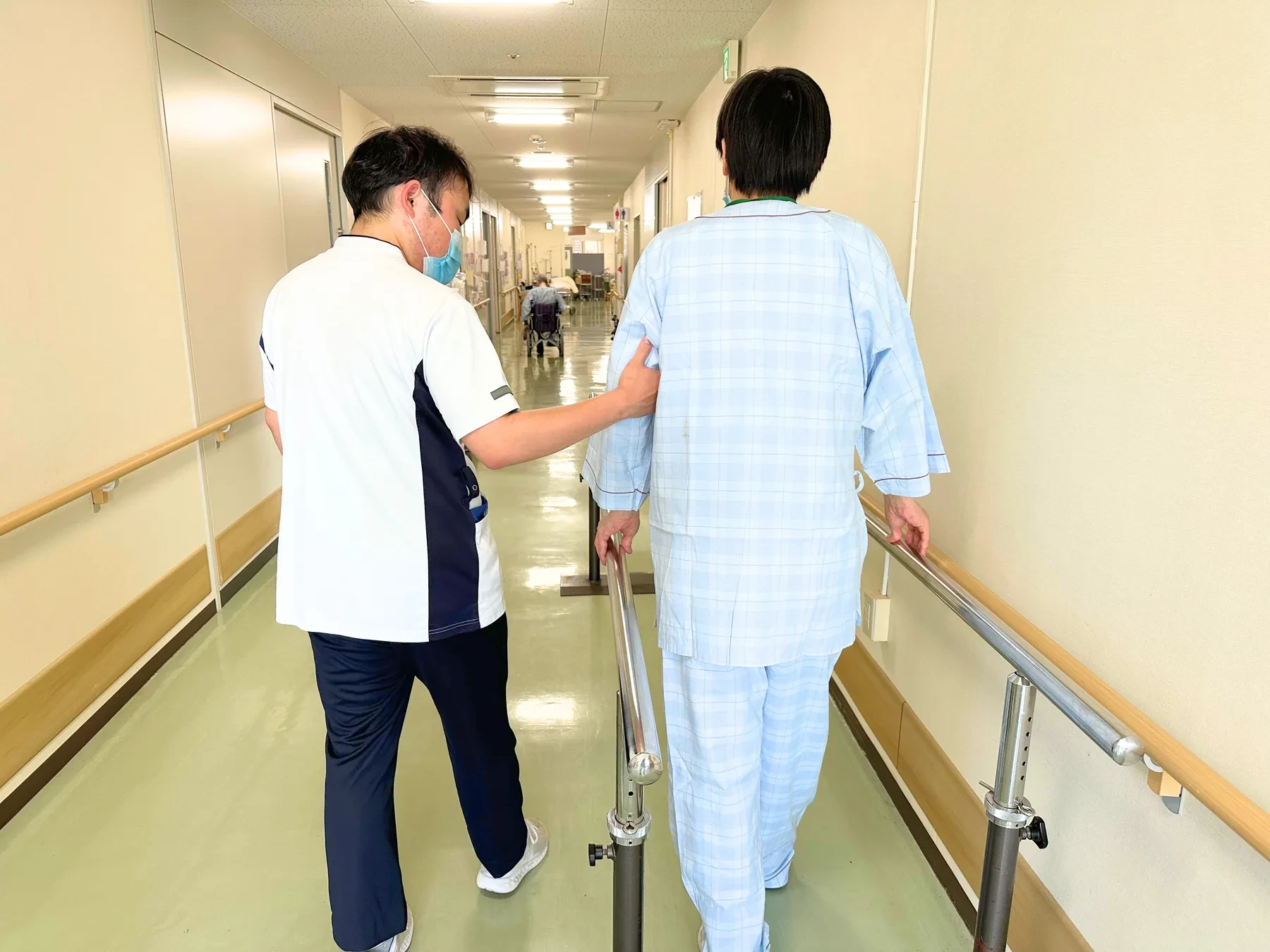 患者さんに寄り添う看護の様子
